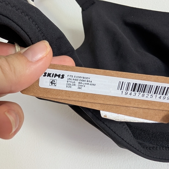 SKIMS Classic Black Bra - Picture 2 of 3